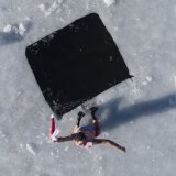 Selon cette étude, un bain de glace après le sport n'a aucun effet sur la récupération chez les femmes (archives). KEYSTONE/TI-PRESS/SAMUEL GOLAY